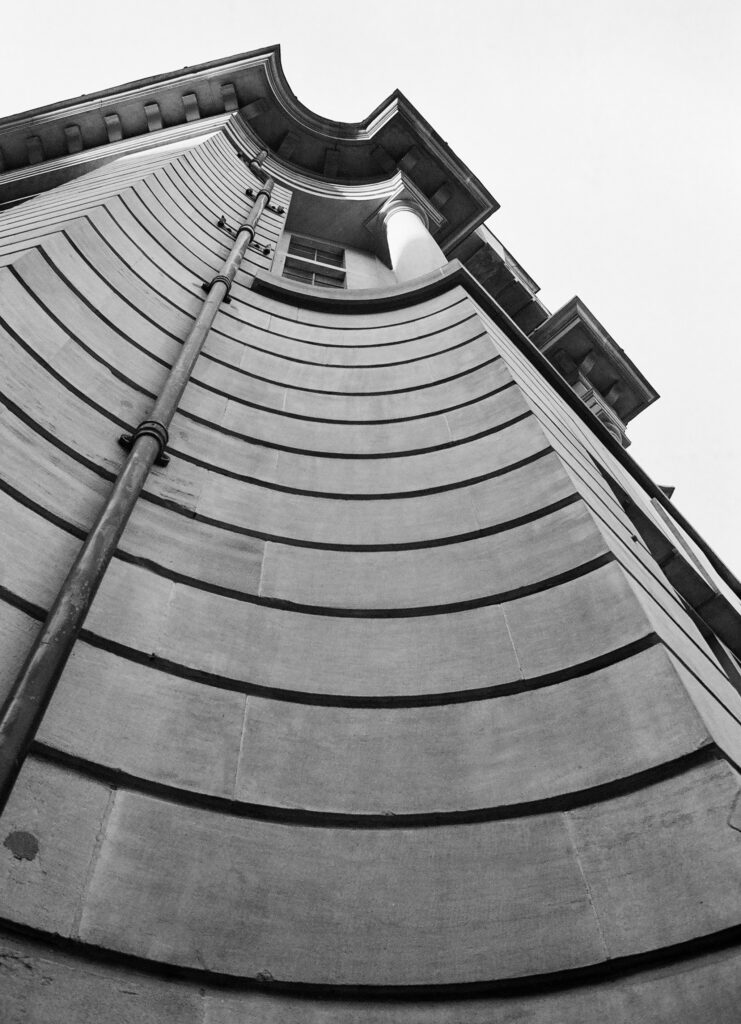 A building with lines across the walls.